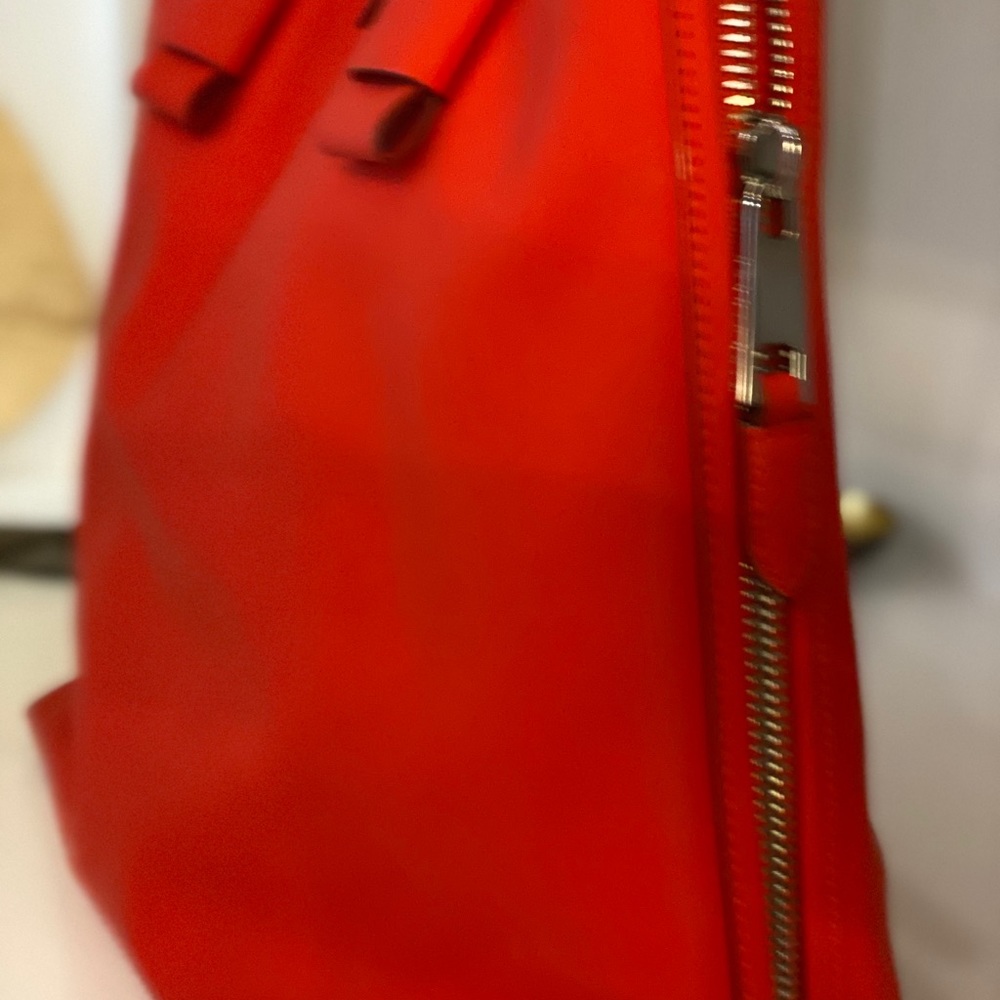 Handbag - Picture 2 of 2